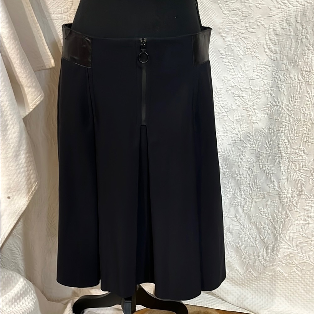 Akris Punto Black Skirt with faux leather detailing, size 10‎